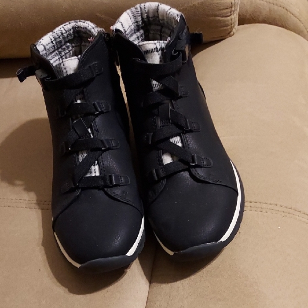 Life Stride Black Ankle Boots